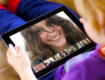 Fazer videoconferência usando o Hangout do Google é muito fácil, pratico para ver os amigos, familiares, fazer reuniões e trabalhar online no PC, celular ou tablet