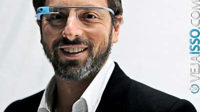 Sergey Brin o criador do Google Glass - Note que você consegue olhar diretamente no olho dele, apesar dele usar o Google Glass, o medo de muita gente